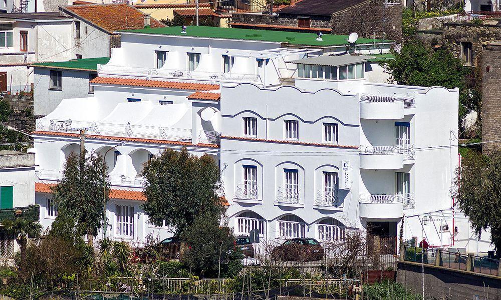 מסה לוברנסה Hotel Caruso מראה חיצוני תמונה
