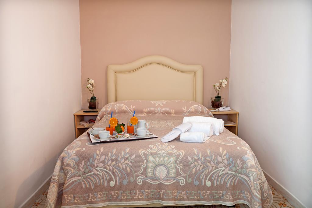 מסה לוברנסה Hotel Caruso מראה חיצוני תמונה