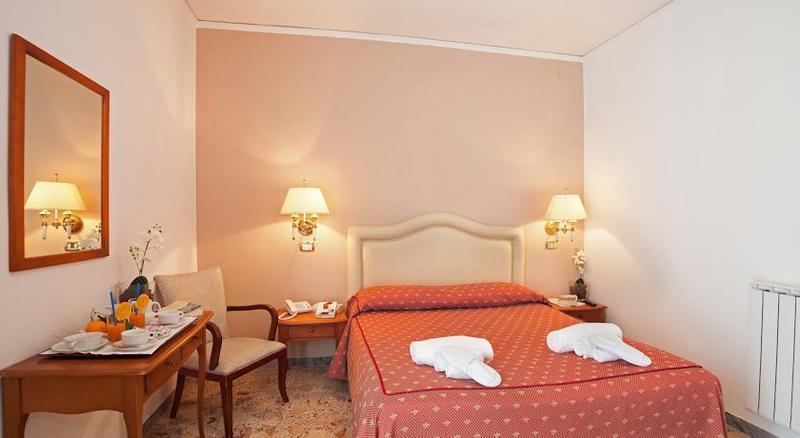 מסה לוברנסה Hotel Caruso מראה חיצוני תמונה