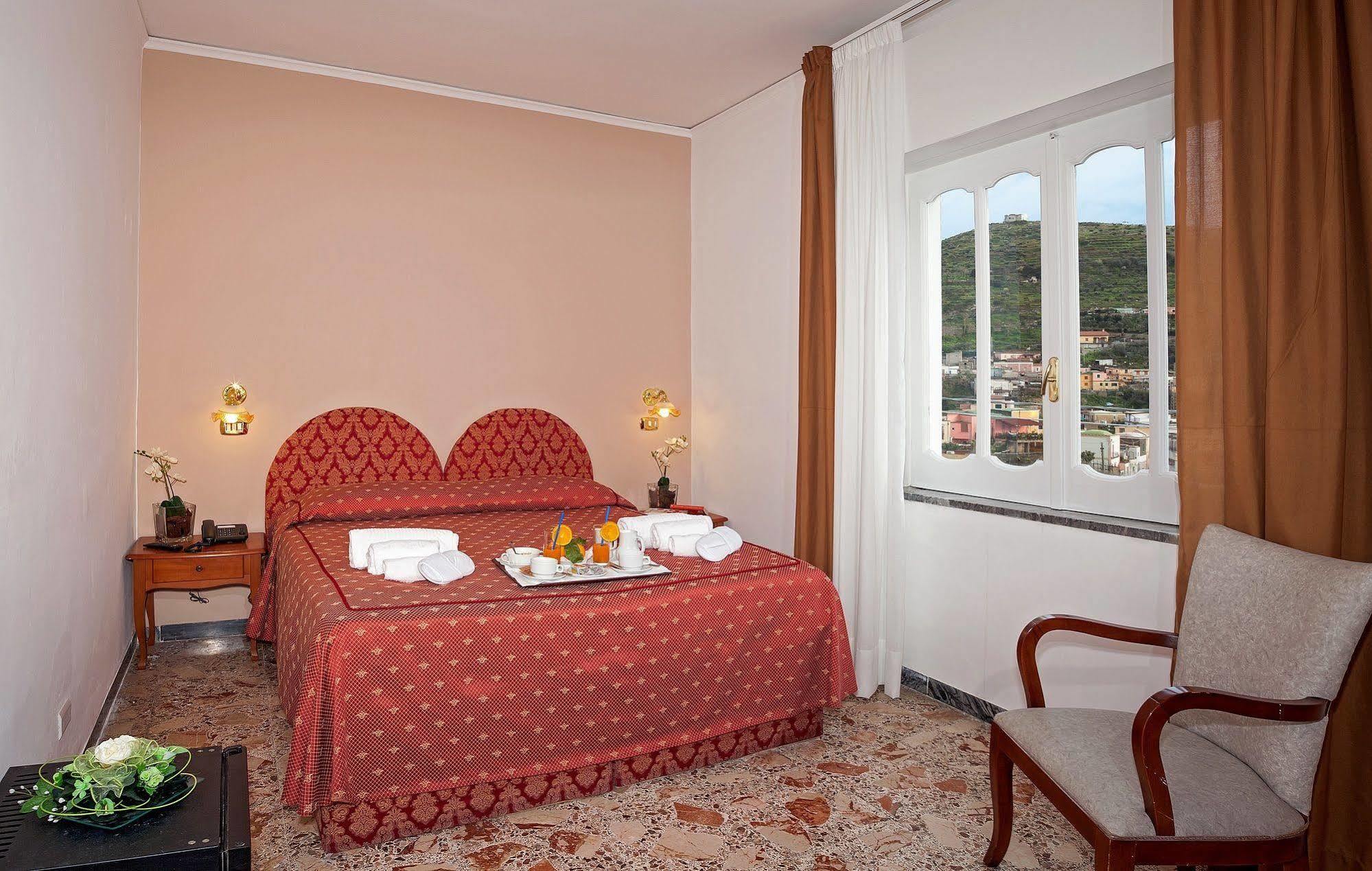 מסה לוברנסה Hotel Caruso מראה חיצוני תמונה
