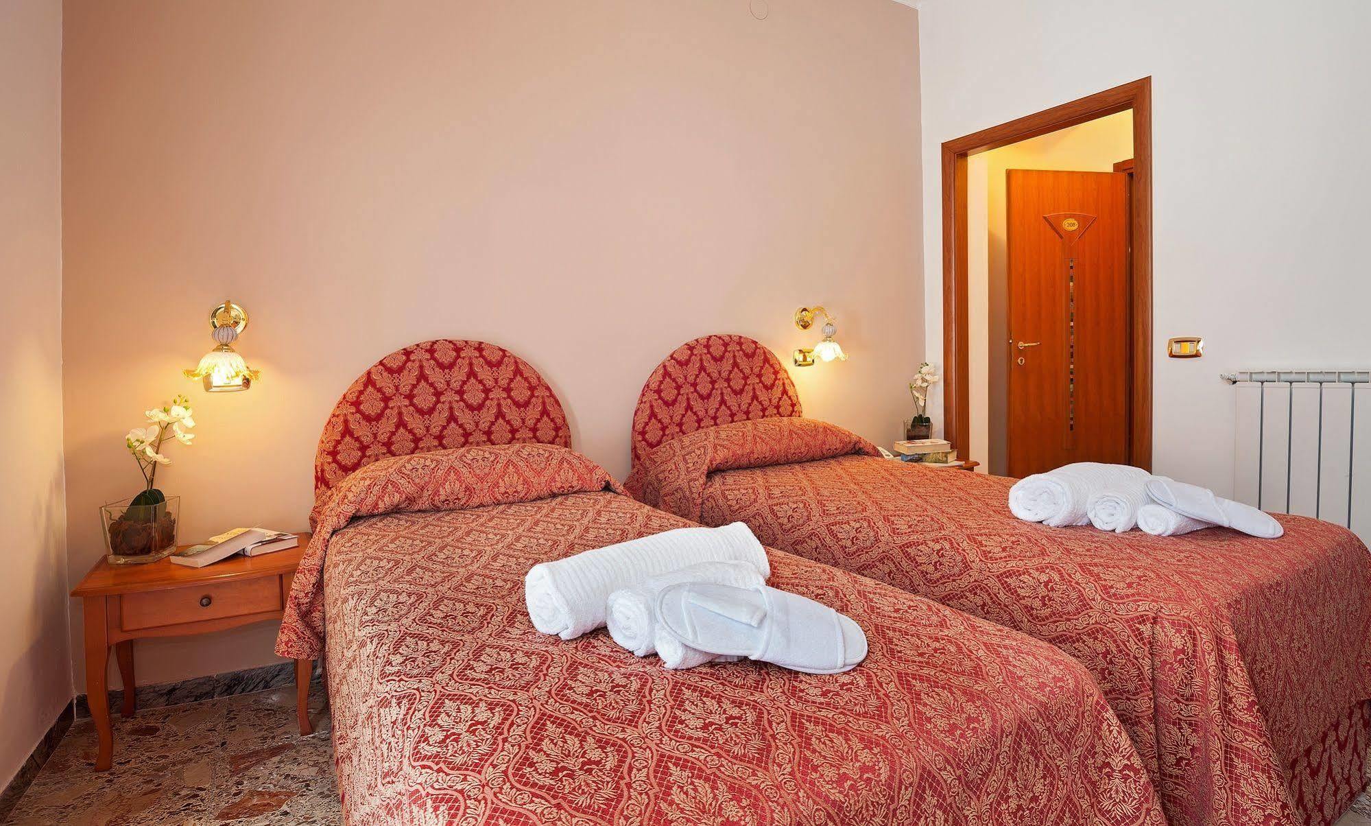 מסה לוברנסה Hotel Caruso מראה חיצוני תמונה